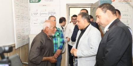 محافظ الشرقية يتابع ميدانيًا أداء المركز التكنولوجي بمنيا القمح