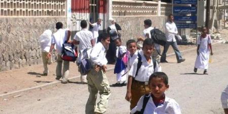 الحوثيون يختطفون ستة معلمين في تعز بعد مداهمة مدارسهم