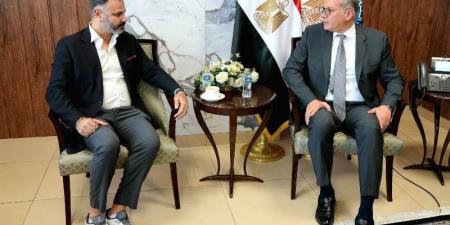 وزير البترول يبحث مع رئيس IRH الإماراتية التعاون في التمويل والتعدين