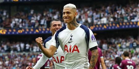 توتنهام يفوز علي بيرنلي بثلاثية نظيفة في الدوري الإنجليزي