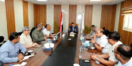 وزير الإسكان يعقد اجتماعا لمتابعة موقف تنفيذ المشروعات التنموية