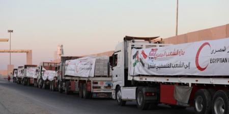 قافلة المساعدات الإنسانية الـ 16 تدخل إلى الفلسطينيين بقطاع غزة