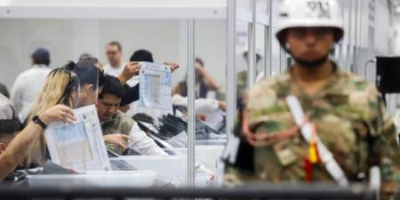 انتخابات بوليفيا تنهي 20 عاماً من حكم اليسار