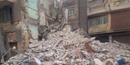 انهيار جزئي في عقار قديم في حي الجمرك بالإسكندرية (صور)