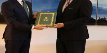 السفير الداود يقدم أوراق اعتماده لرئيس المراسم بالخارجية السويسرية