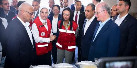 وزير الخارجية ورئيس وزراء فلسطين يزوران "المطبخ الإنساني" لصالح غزة