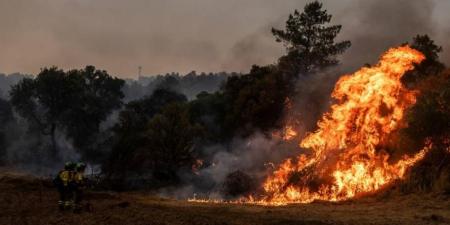 ستة قتلى جراء الحرائق المستعرة في إسبانيا والبرتغال