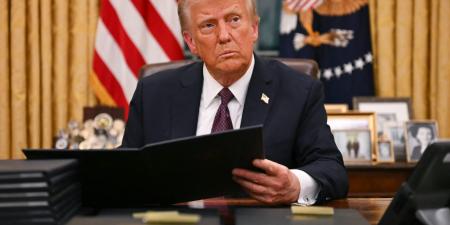 دانيال موس يكتب: لماذا لا يواجه العالم حرب ترامب التجارية؟