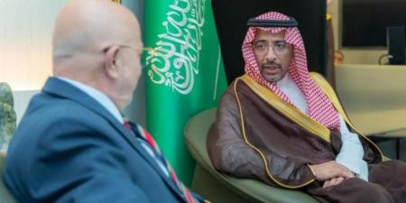 وزير الصناعة يبحث تعزيز التعاون وتنمية الاستثمارات مع نظيره السوري