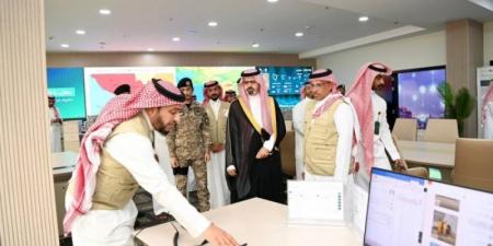 نائب أمير جازان يتفقد مركز الطوارئ والأزمات بالمنطقة
