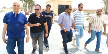 مسئولو "الإسكان" يتفقدون المشروعات الجاري تنفيذها بالقرى السياحية