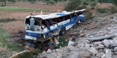 مقتل أكثر من 50 شخصاً بحادث حافلة في غرب أفغانستان