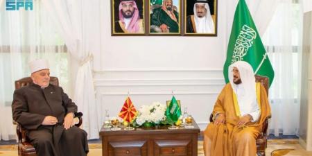 آل الشيخ ومفتي مقدونيا يوقّعان مذكرة تفاهم في المجالات الإسلامية