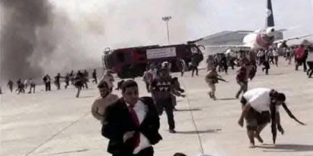 الحوثيون يعلنون وفاة مرضى منعهم تعطيل مطار صنعاء من العلاج بالخارج