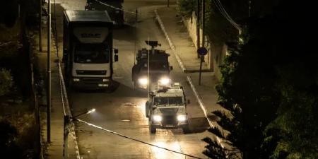 قوات صهيونية خاصة تختطف شابا فلسطينيا من رام الله بالضفة المحتلة