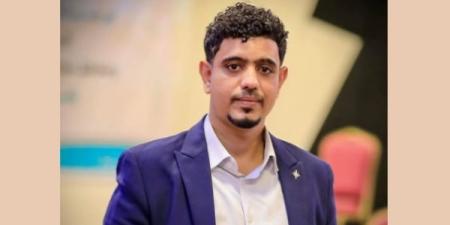 السلطات السعودية تعتقل صحفيا يمنيا من مطار جدة بعد عودته من أداء العمرة