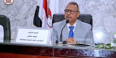 السكرتير العام المساعد بسوهاج يشارك في جلسة الحوار الوطني المجتمع