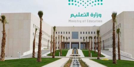 %10 غياب تقود لإعادة السنة