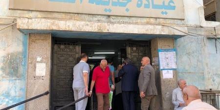 محافظ الدقهلية يتابع انتظام العمل داخل عيادة التأمين الصحي بجديلة
