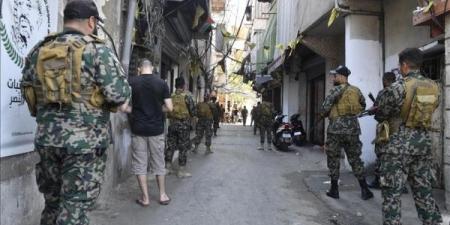 جيش لبنان يبدأ تسلم سلاح الفصائل الفلسطينية في مخيم برج البراجنة