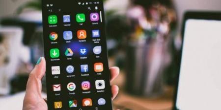 صدمة لمستخدمي الهواتف في مصر.. تحديثات غامضة تثير مخاوف من اختراق واسع
