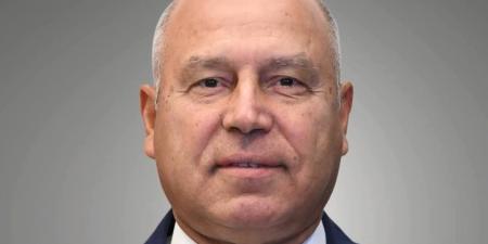 وزير الصناعة والنقل يجتمع مع المستثمرين الصناعيين بالإسكندرية غدا