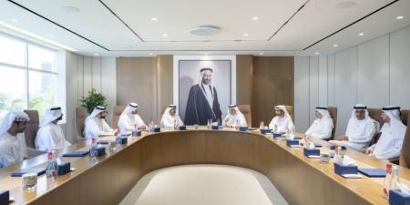 «دبي الصحية» تطلع وفداً من الدفاع المدني على تجربتها