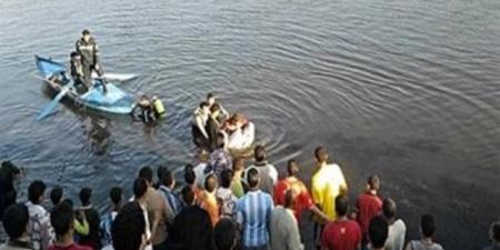اختلال توازنه وسقط من أعلى مركب.. غرق شاب فى النيل
