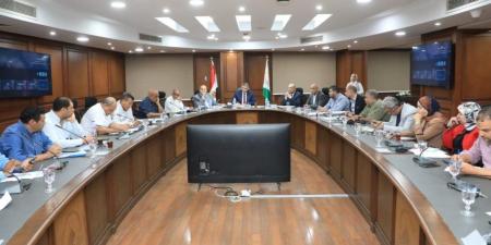 محافظ الجيزة يشدد علي التعامل الفوري مع أي متغيرات مكانية يتم رصدها وإتخاذ الإجراءات القانونية