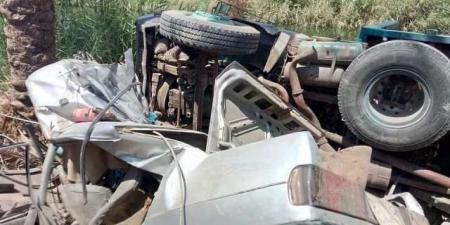 مصرع 3 وإصابة آخر في تصادم ملاكى وأخرى نقل بأسيوط