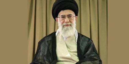 خامنئي يحث على الوحدة ويرفض الإذعان للتهديد الأمريكي