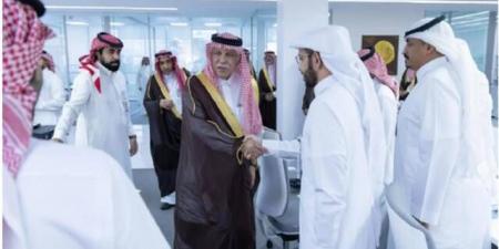 وزير التجارة يتفقد فرع الوزارة والمركز السعودي للأعمال بعسير