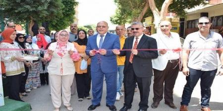رئيس جامعة سوهاج يفتتح معرض أهلا مدرستي 2025 لدعم الأسر بأسعار مخفضة