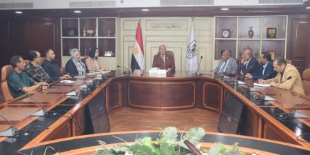 الدفع بملف الاستثمار مع مستثمري "بياض " ببنى سويف