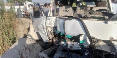 إصابة 6 في تصادم ميكروباص وربع نقل بالطريق الزراعي بكفر الزيات
