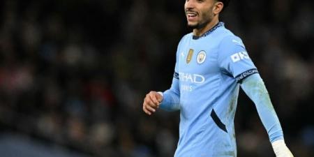 جماهير مانشستر سيتى تهاجم جوارديولا بسبب عمر مرموش