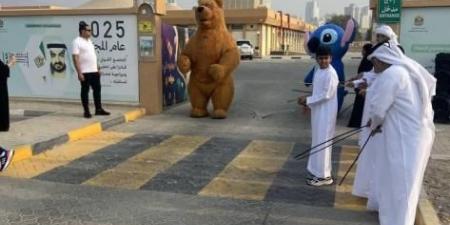 مدارس الفجيرة تستقبل طلابها بالأهازيج والهدايا