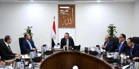 رئيس الوزراء يجتمع برئيس هيئة الرقابة المالية ورئيس البورصة