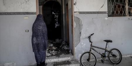 رملتها إسرائيل وشلتها.. منى كحيل ترعى أبناء مصابين وجياع بغزة