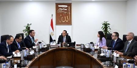 رئيس الوزراء يتابع موقف "سكن لكل المصريين" ومبادرة "بيتك في مصر"