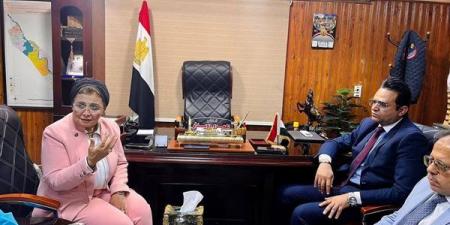 دويدار يستقبل نائب وزير الصحة في ثاني أيام زيارتها لسوهاج لتعزيز جهود صحة الأم والطفل