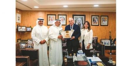 شركة علي عبدالوهاب المطوع التجارية استقبلت وزير الدفاع الوطني اللبناني