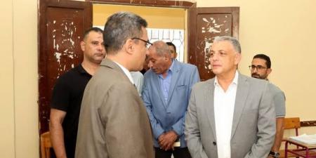 محافظ الإسماعيلية يتفقد لجان انتخابات"جولة الإعادة" في الشيوخ