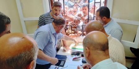وكيل زراعة البحيرة يوزع الأسمدة على المزارعين  بنديبه  دمنهور 