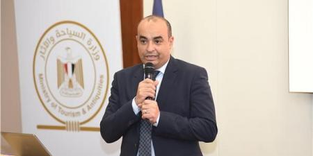 “الأعلى للآثار” يستهدف مليار جنيه عوائد من المعارض الخارجية 2026