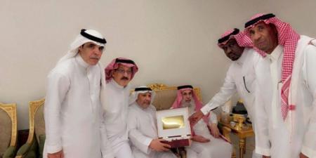 حكام كرة القدم السعودية تكرّم عبد الرحمن الدهام