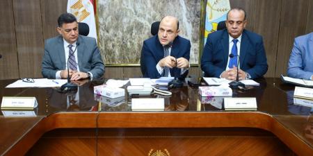 محافظ كفرالشيخ يعقداجتماعًا لمناقشة آليات عمل لجان الحصر والتقييم