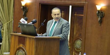 محافظ أسيوط يشارك في افتتاح مبنى كلية النقل بالأكاديمية العربية