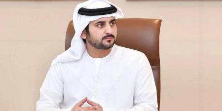 مكتوم بن محمد: نحتفي بالمرأة الإماراتية شريكة الحلم وركيزة البناء الأولى
