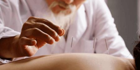 طلبة من كلية الطب بسوسة يشاركون في برنامج تكويني في مجال الطب الصيني التقليدي بالصين